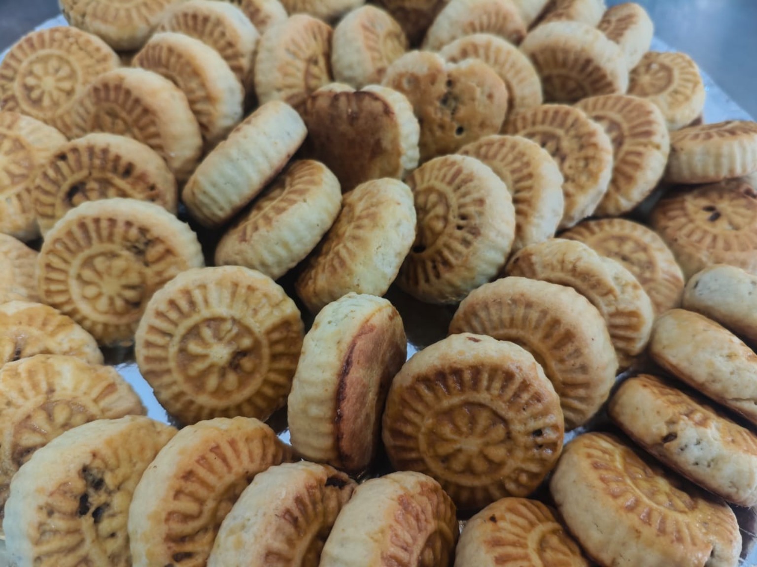 كليچة بالتمر أو بالحلقوم